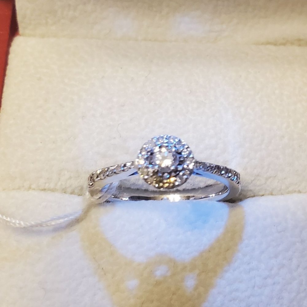 Brand  new beautiful diamond 14K  white gold ring - Picture 6 of 9